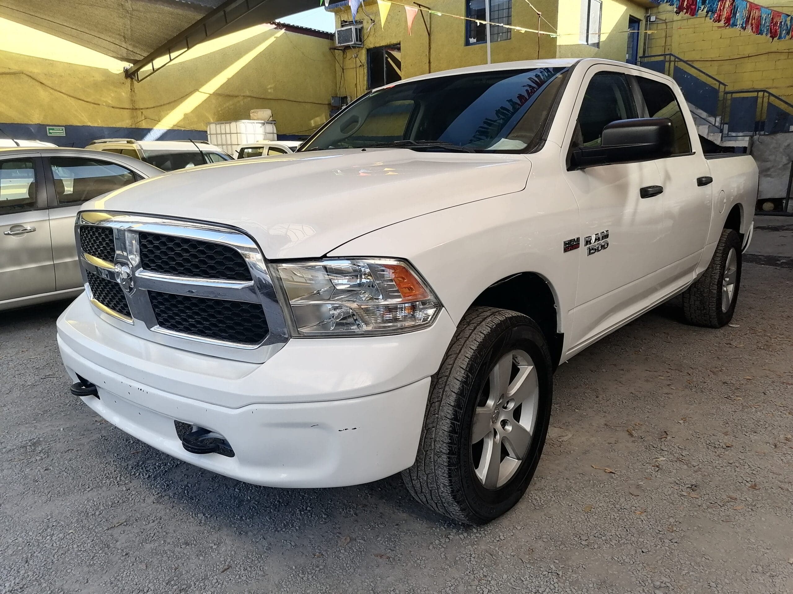RAM 4X4 DOBLE CABINA MEXICANA 100% — foto 1