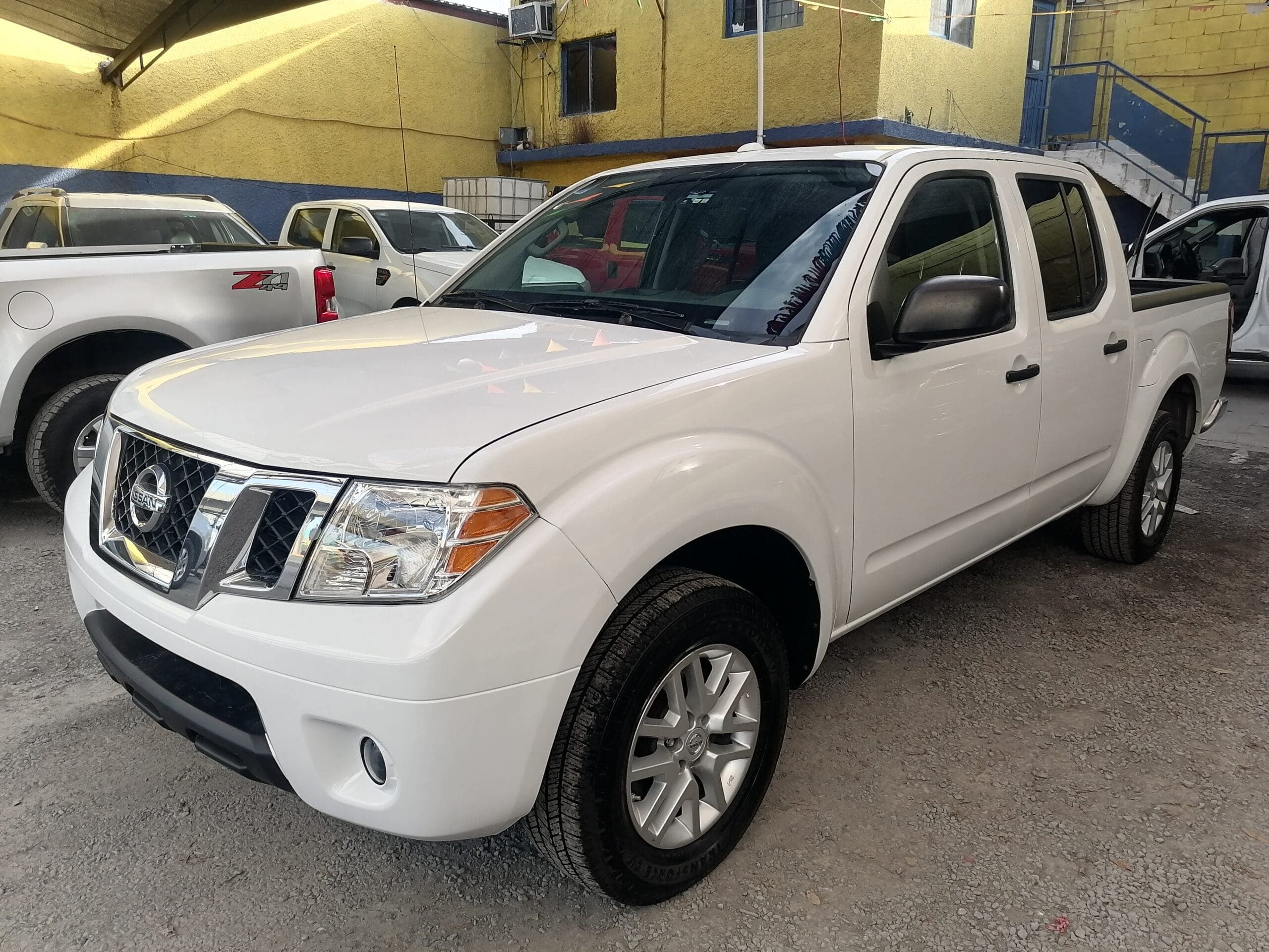 NISSAN FRONTIER DOBLE CABINA — foto 1